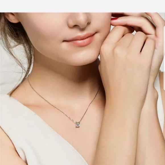 New Silver RHINESTONE round white crystal necklace - Picture 5 of 9